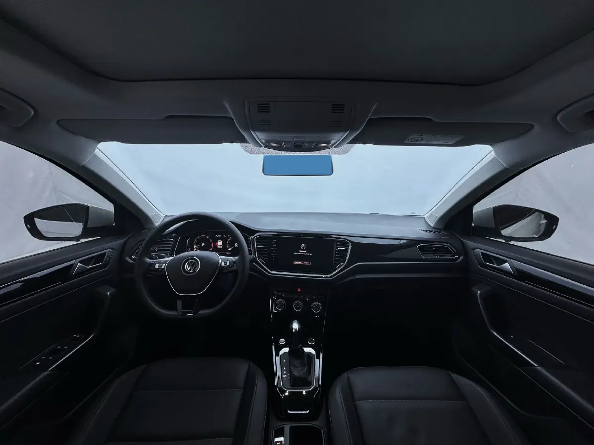 2021 Volkswagen T-Roc 1.4T 150HP L4 7DCT,autocango,china used car exporter,china ev exporter,chinese used car exporter,chinese used ev exporter