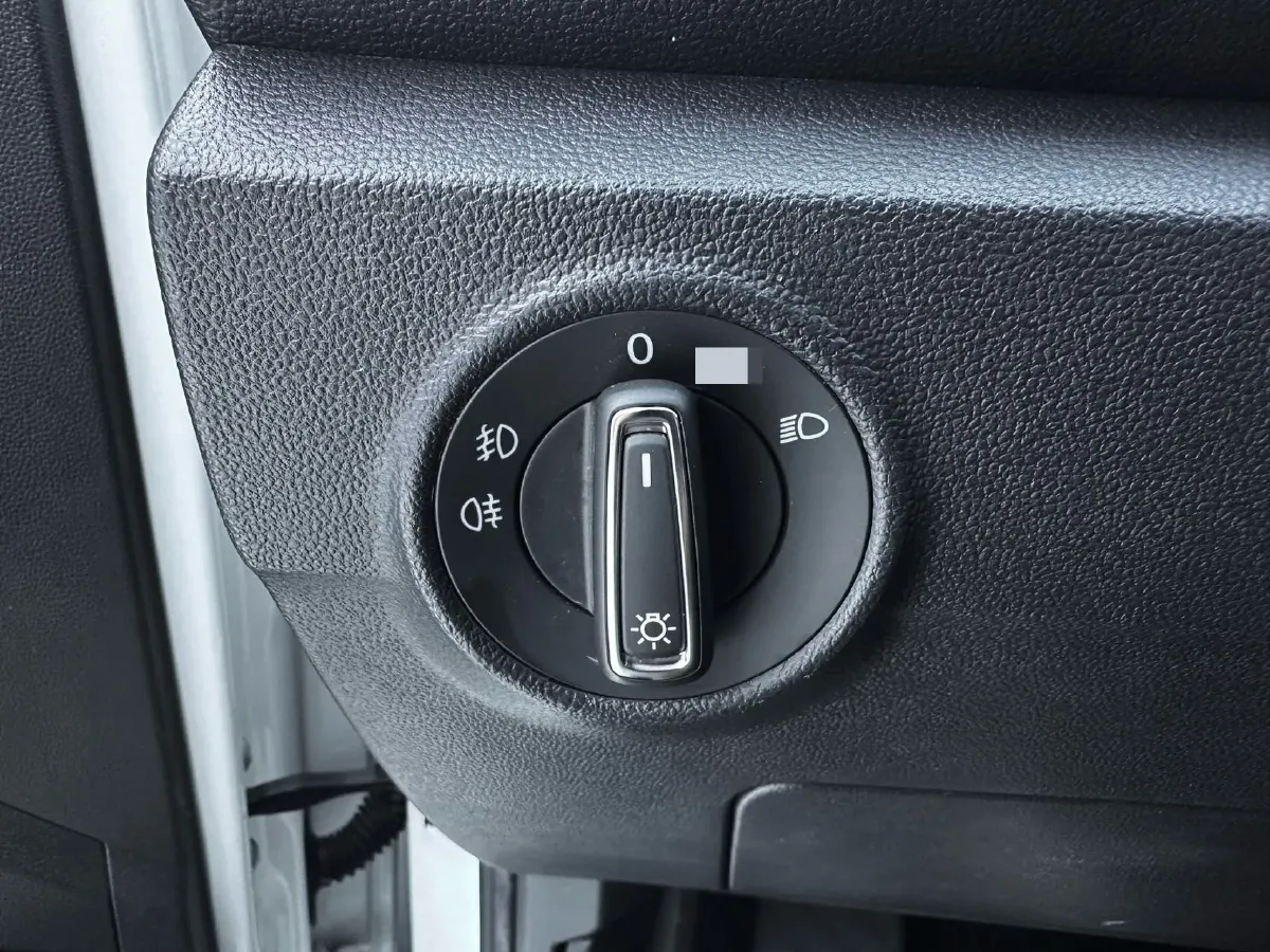 2021 Volkswagen T-Roc 1.4T 150HP L4 7DCT,autocango,china used car exporter,china ev exporter,chinese used car exporter,chinese used ev exporter