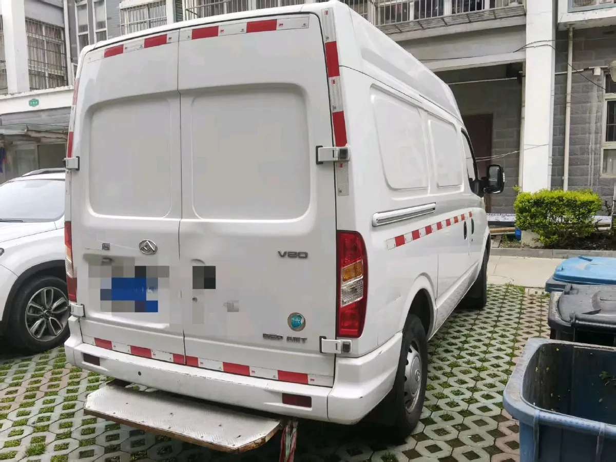 2021 MAXUS XinTu V80 2.0T 127HP L4 6MT,autocango,china used car exporter,china ev exporter,chinese used car exporter,chinese used ev exporter