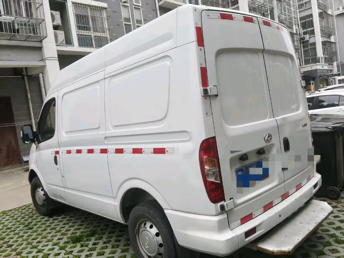 2021 MAXUS XinTu V80 2.0T 127HP L4 6MT,autocango,china used car exporter,china ev exporter,chinese used car exporter,chinese used ev exporter