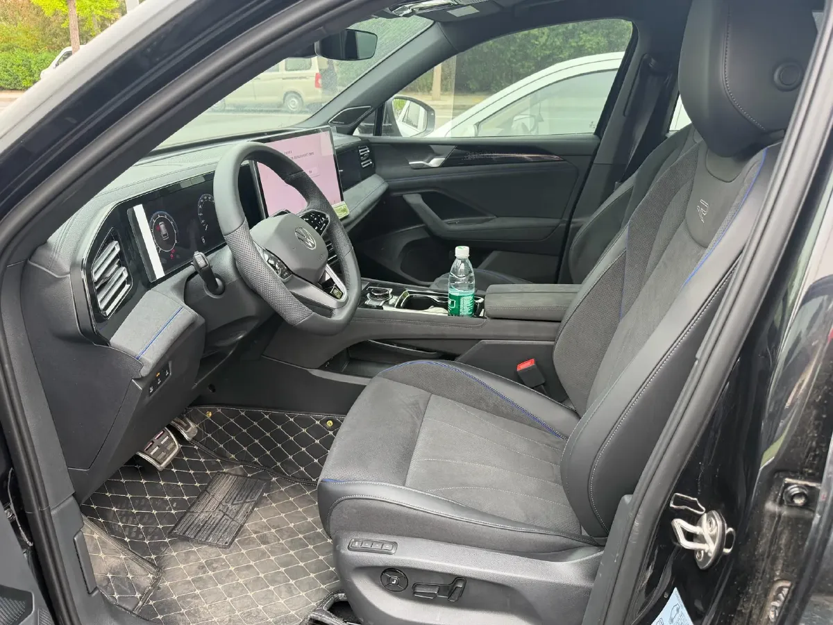 2025 Volkswagen Tiguan L 2.0T 220HP L4 7DCT,autocango,china used car exporter,china ev exporter,chinese used car exporter,chinese used ev exporter