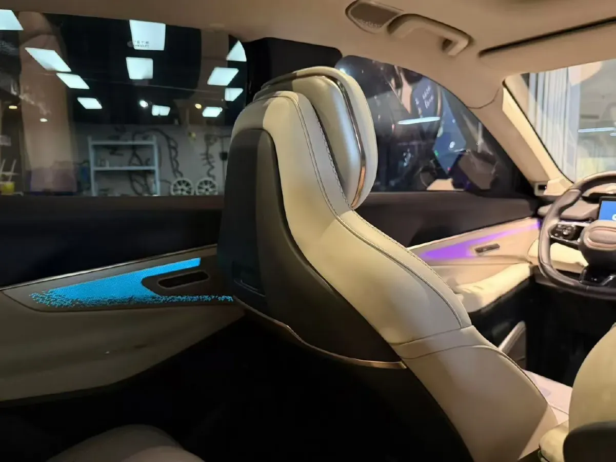 2023 LYNK&CO 08 EM-P 1.5T 163HP L4 3DHT PHEV 39.8KWH,autocango,china used car exporter,china ev exporter,chinese used car exporter,chinese used ev exporter