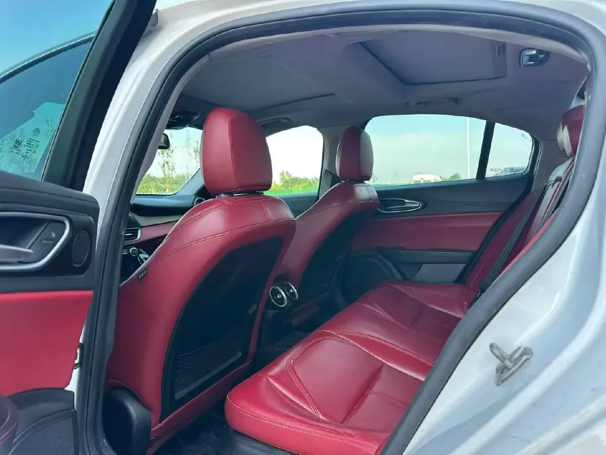 2017 Toyota Highlander 2.0T 220HP L4 6AT,autocango,china used car exporter,china ev exporter,chinese used car exporter,chinese used ev exporter