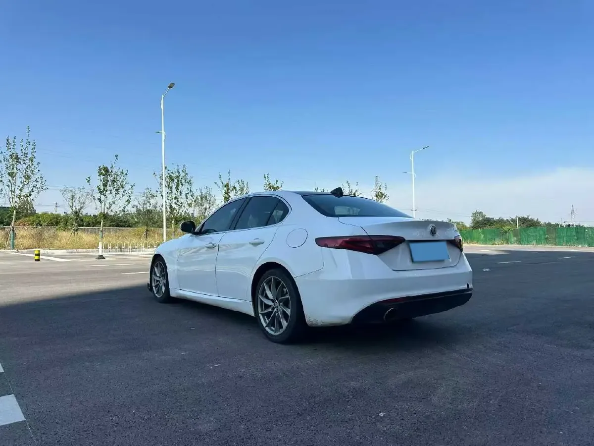 2017 Toyota Highlander 2.0T 220HP L4 6AT,autocango,china used car exporter,china ev exporter,chinese used car exporter,chinese used ev exporter