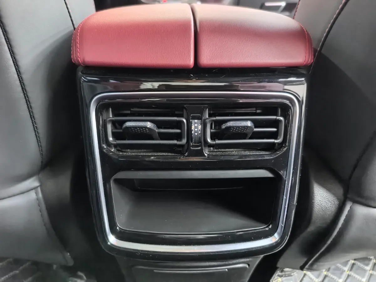 2023 Jetour X70 Plus 1.5T 156HP L4 6MT,autocango,china used car exporter,china ev exporter,chinese used car exporter,chinese used ev exporter