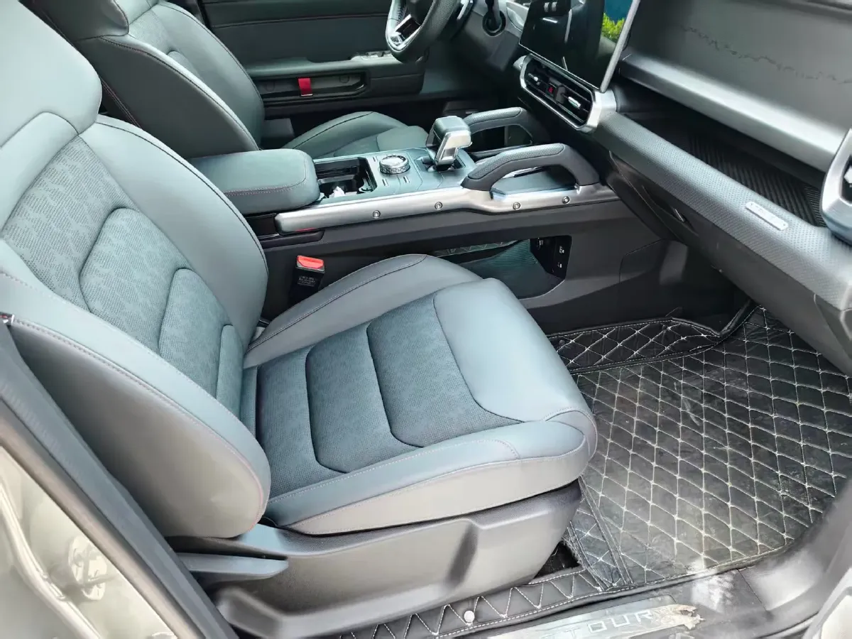 2023 Jetour Traveller 2.0T 254HP L4 7DCT,autocango,china used car exporter,china ev exporter,chinese used car exporter,chinese used ev exporter