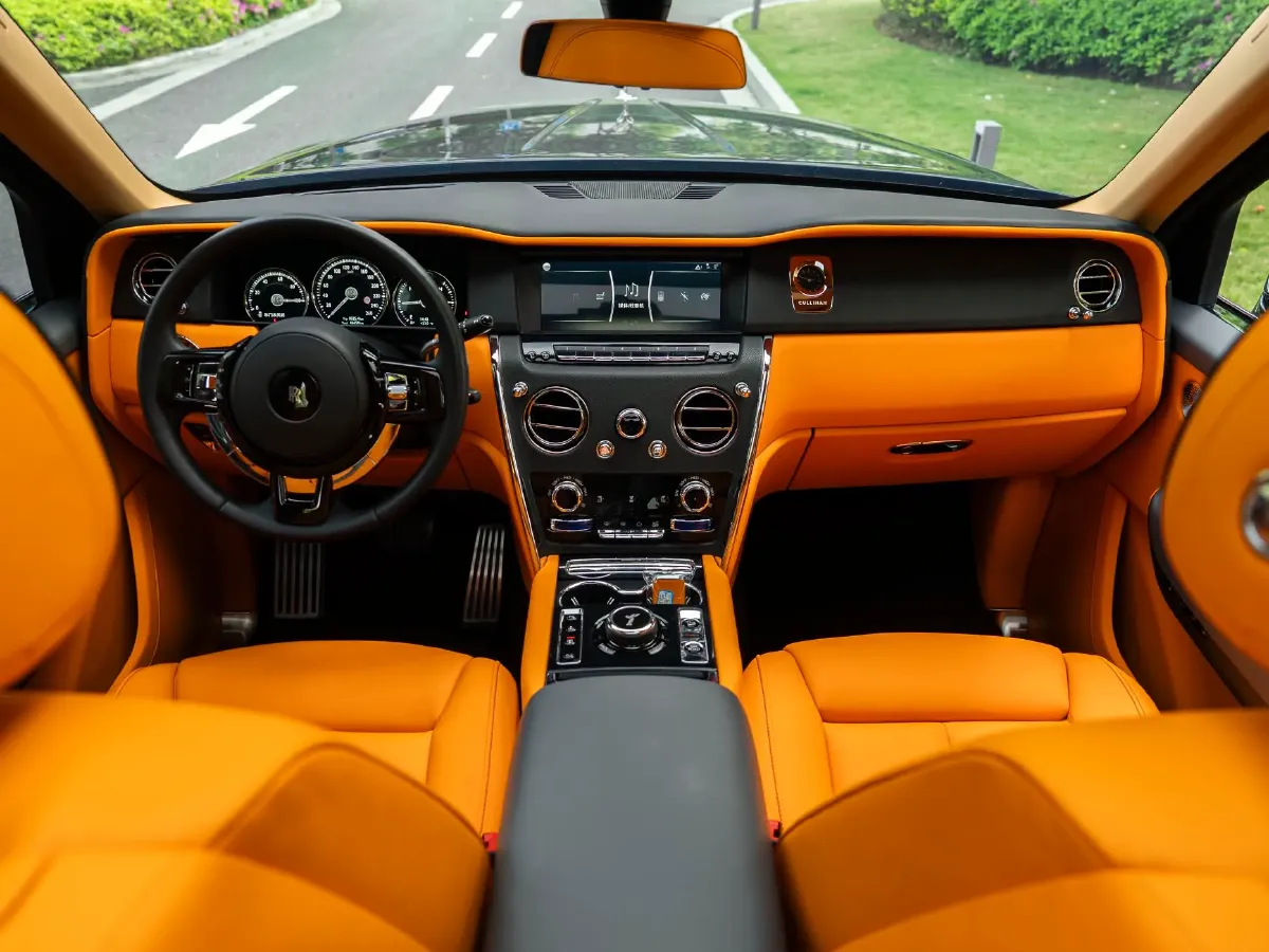 2018 Rolls-Royce Cullinan 6.7T 571HP V12 8AT,autocango,china used car exporter,china ev exporter,chinese used car exporter,chinese used ev exporter