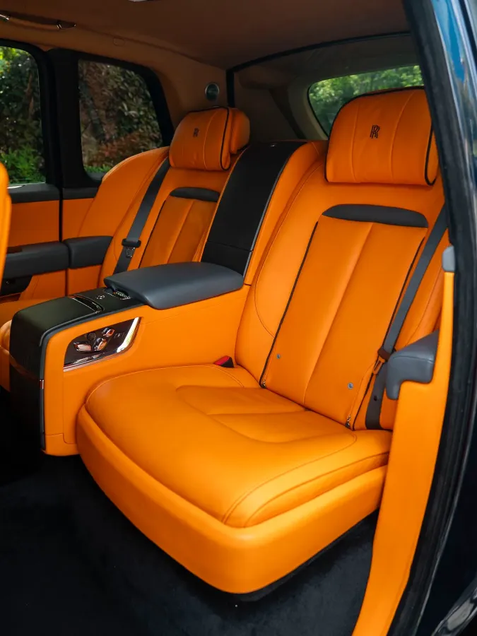 2018 Rolls-Royce Cullinan 6.7T 571HP V12 8AT,autocango,china used car exporter,china ev exporter,chinese used car exporter,chinese used ev exporter