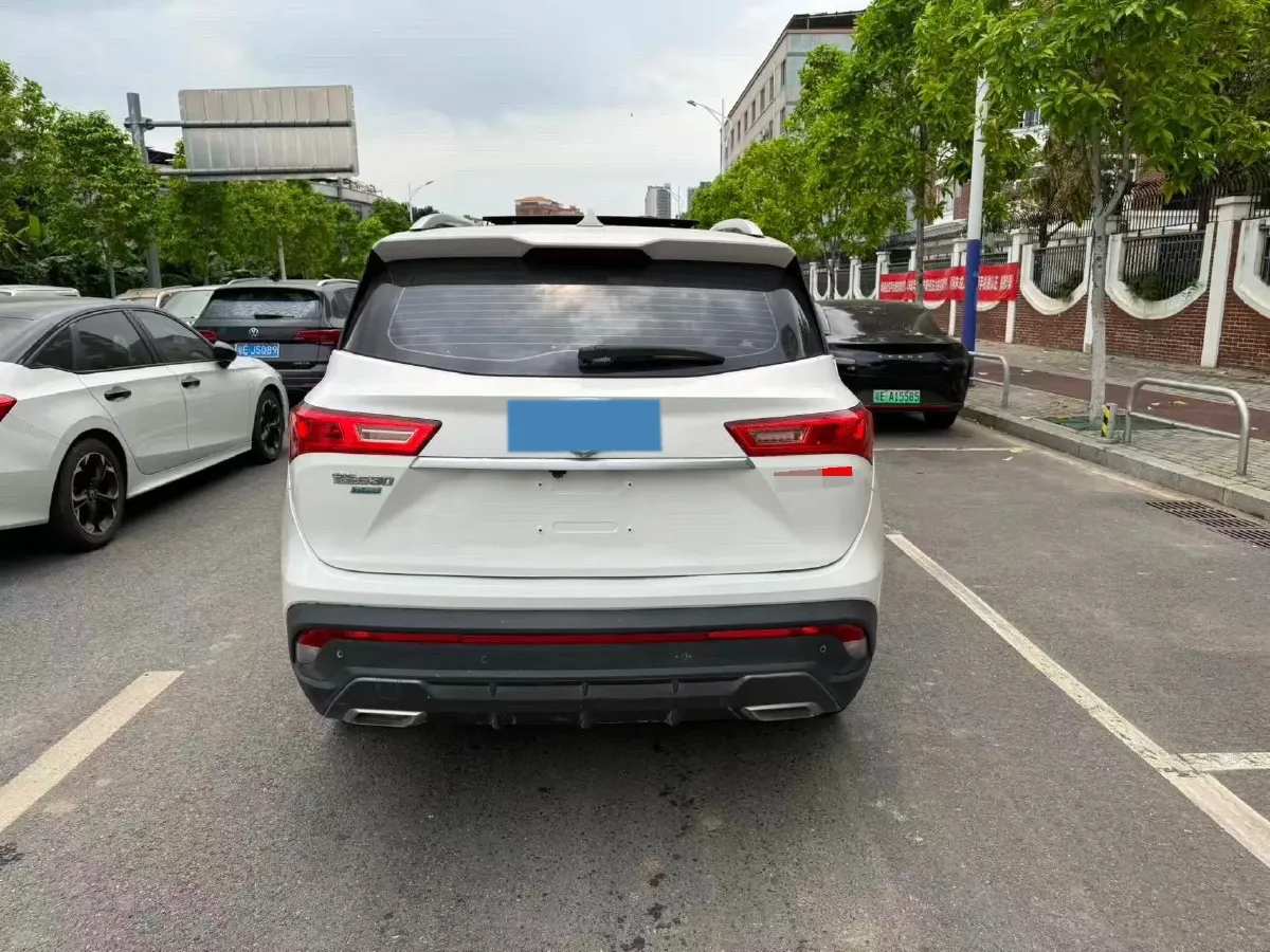 2018 BaoJun 530 1.5T 150HP L4 6MT,autocango,china used car exporter,china ev exporter,chinese used car exporter,chinese used ev exporter