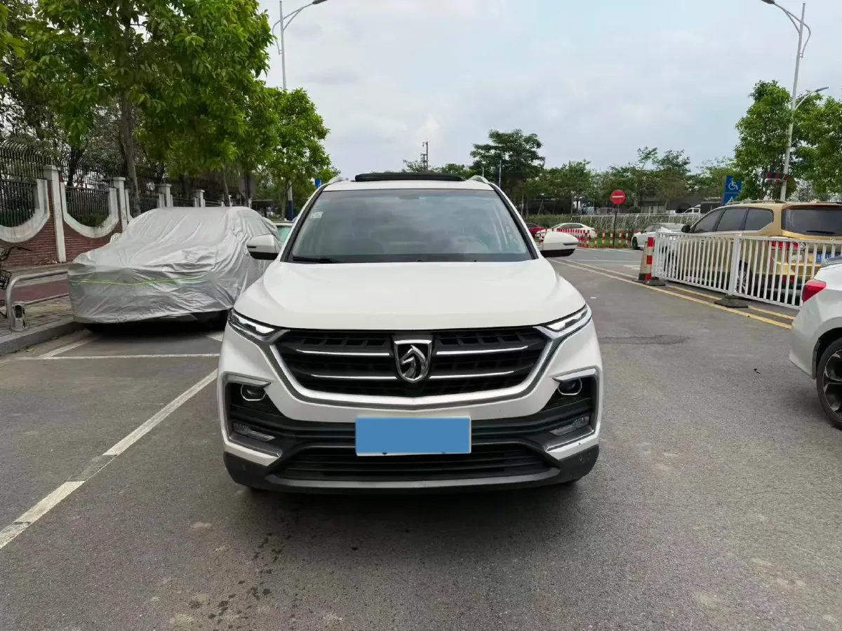 2018 BaoJun 530 1.5T 150HP L4 6MT,autocango,china used car exporter,china ev exporter,chinese used car exporter,chinese used ev exporter