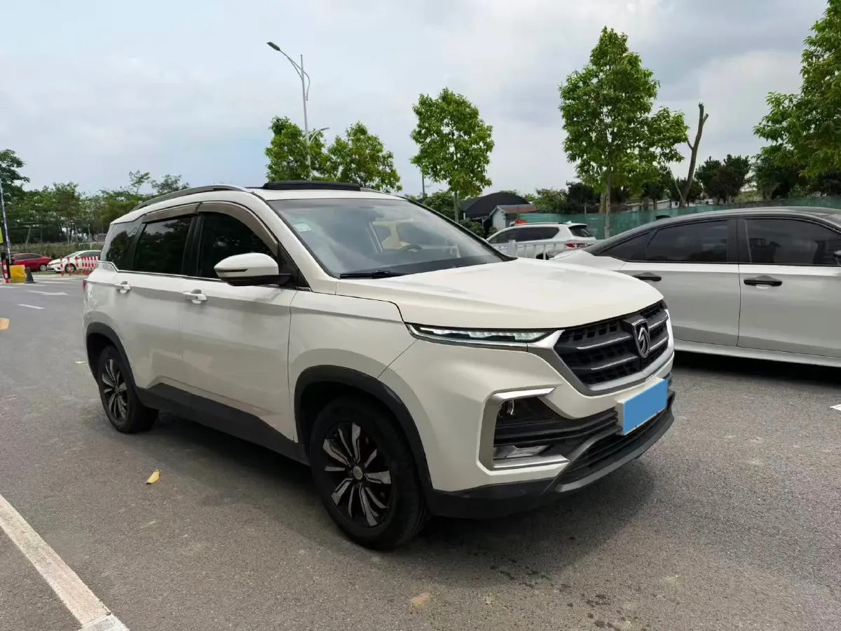 2018 BaoJun 530 1.5T 150HP L4 6MT,autocango,china used car exporter,china ev exporter,chinese used car exporter,chinese used ev exporter