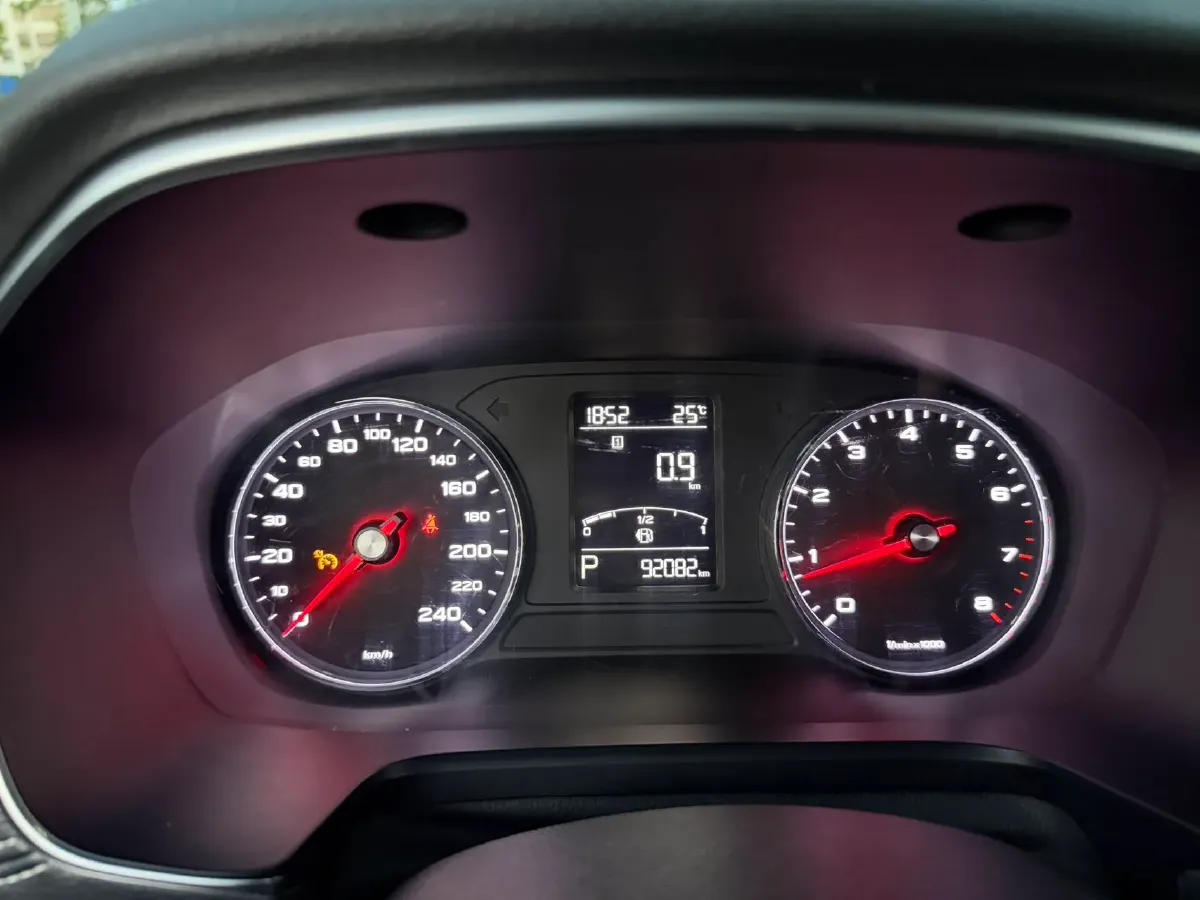 2018 Roewe RX5 1.5T 169HP L4 7DCT,autocango,china used car exporter,china ev exporter,chinese used car exporter,chinese used ev exporter