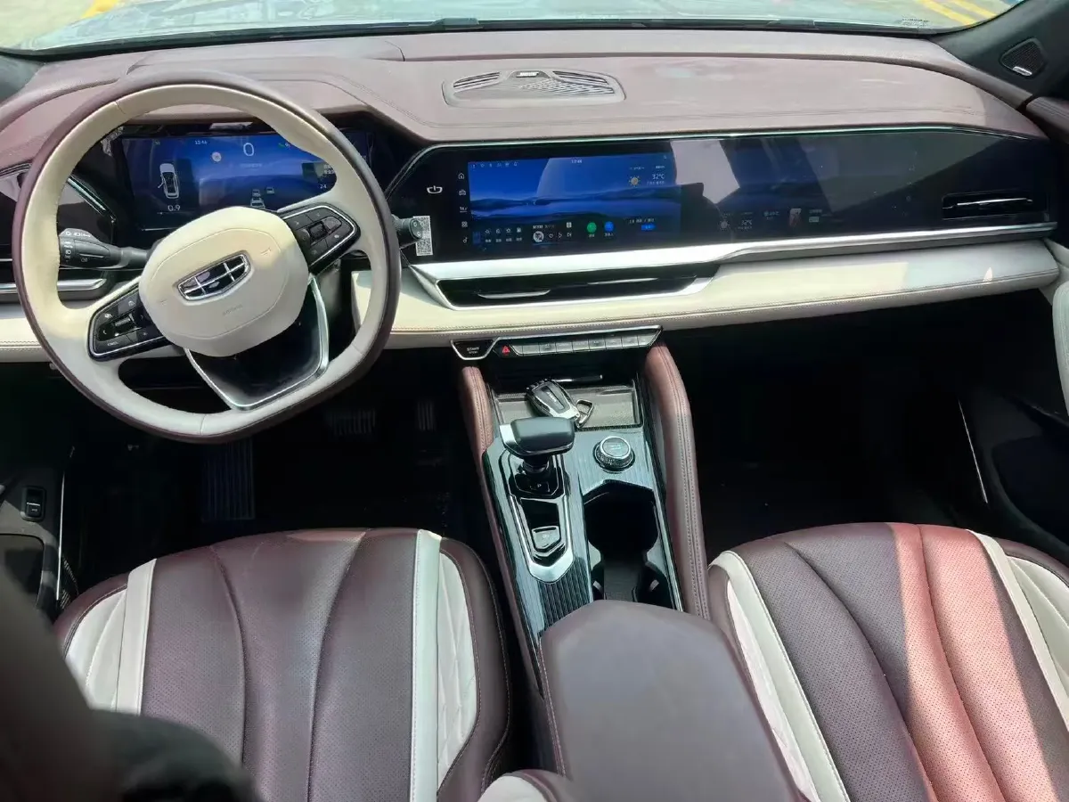 2021 Geely Monjaro 2.0T 218HP L4 7DCT,autocango,china used car exporter,china ev exporter,chinese used car exporter,chinese used ev exporter