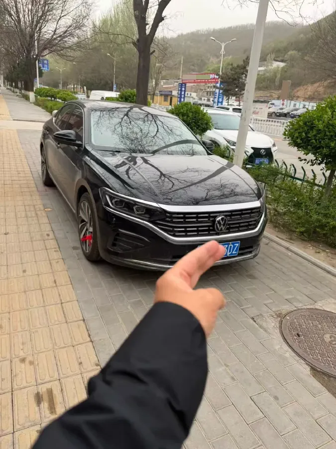 2024 Volkswagen Passat 2.0T 220HP L4 7DCT,autocango,china used car exporter,china ev exporter,chinese used car exporter,chinese used ev exporter