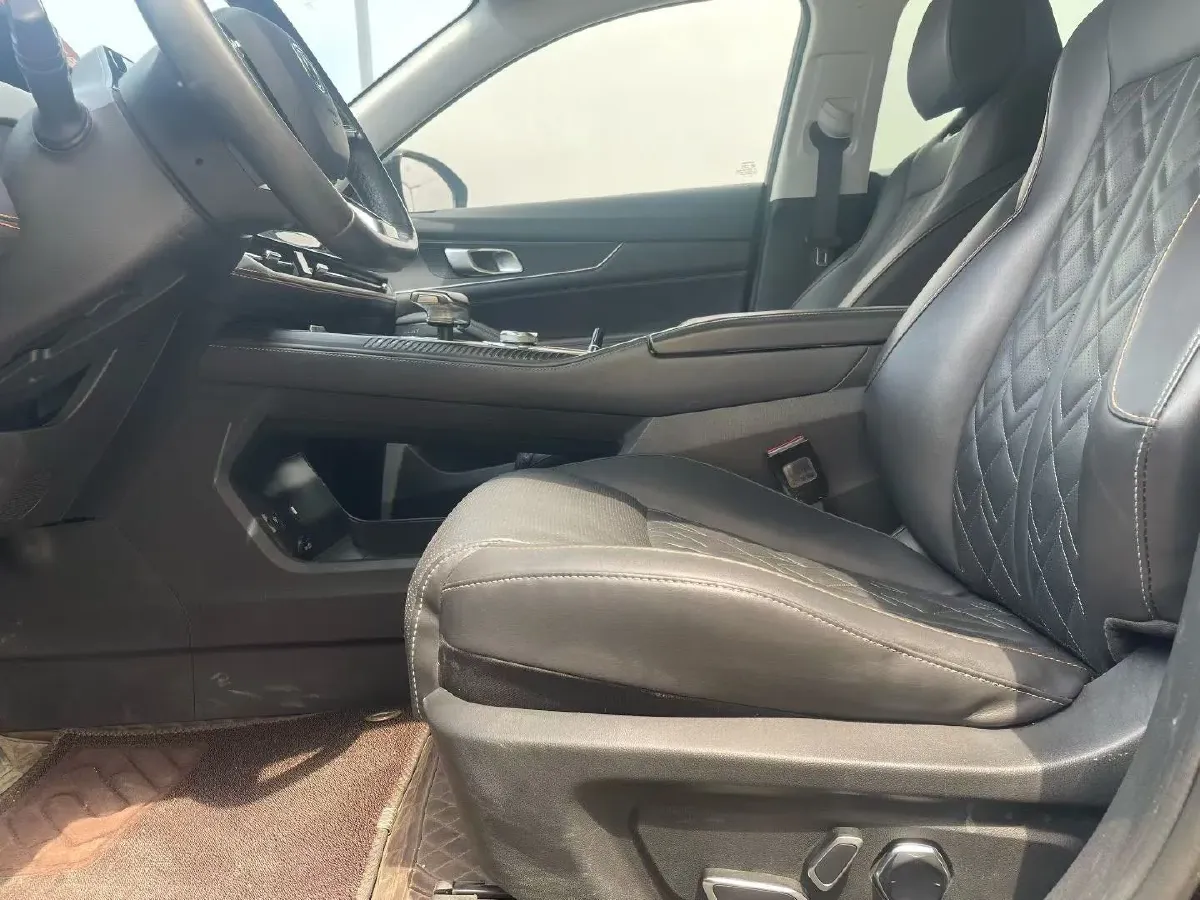 2021 ChangAn UNI-K 2.0T 233HP L4 8AT,autocango,china used car exporter,china ev exporter,chinese used car exporter,chinese used ev exporter