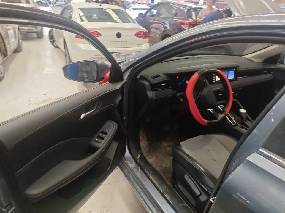 2023 Roewe i5 1.5L 129HP L4 CVT,autocango,china used car exporter,china ev exporter,chinese used car exporter,chinese used ev exporter