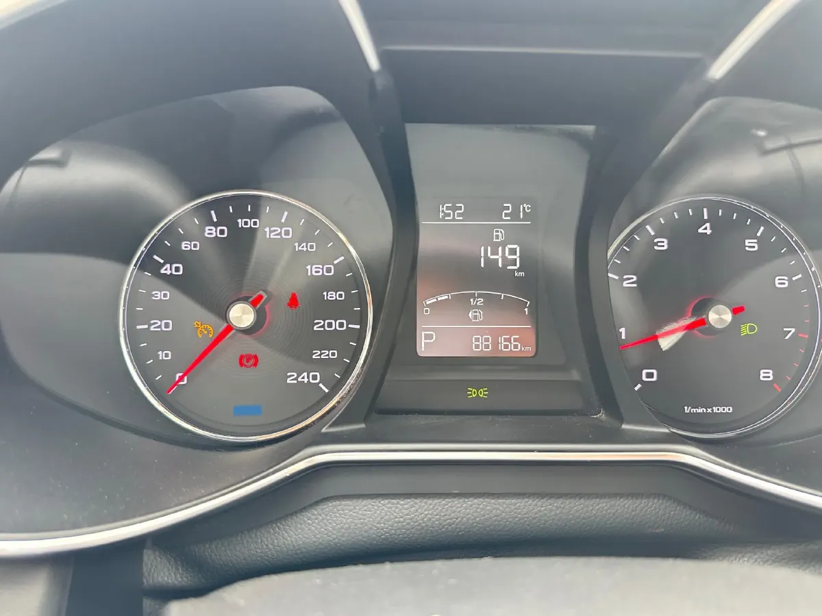 2019 MAXUS XinTu V80 2.5T 136HP L4 6AMT,autocango,china used car exporter,china ev exporter,chinese used car exporter,chinese used ev exporter