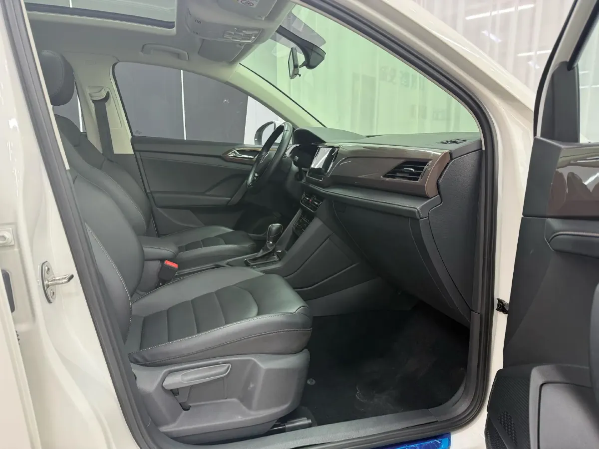 2022 Ford Transit 2.0T 202HP L4 6AT,autocango,china used car exporter,china ev exporter,chinese used car exporter,chinese used ev exporter