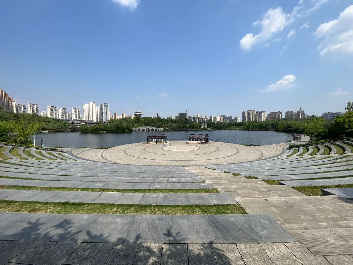 2019 BaoJun 530 1.5T 151HP L4 CVT,autocango,china used car exporter,china ev exporter,chinese used car exporter,chinese used ev exporter