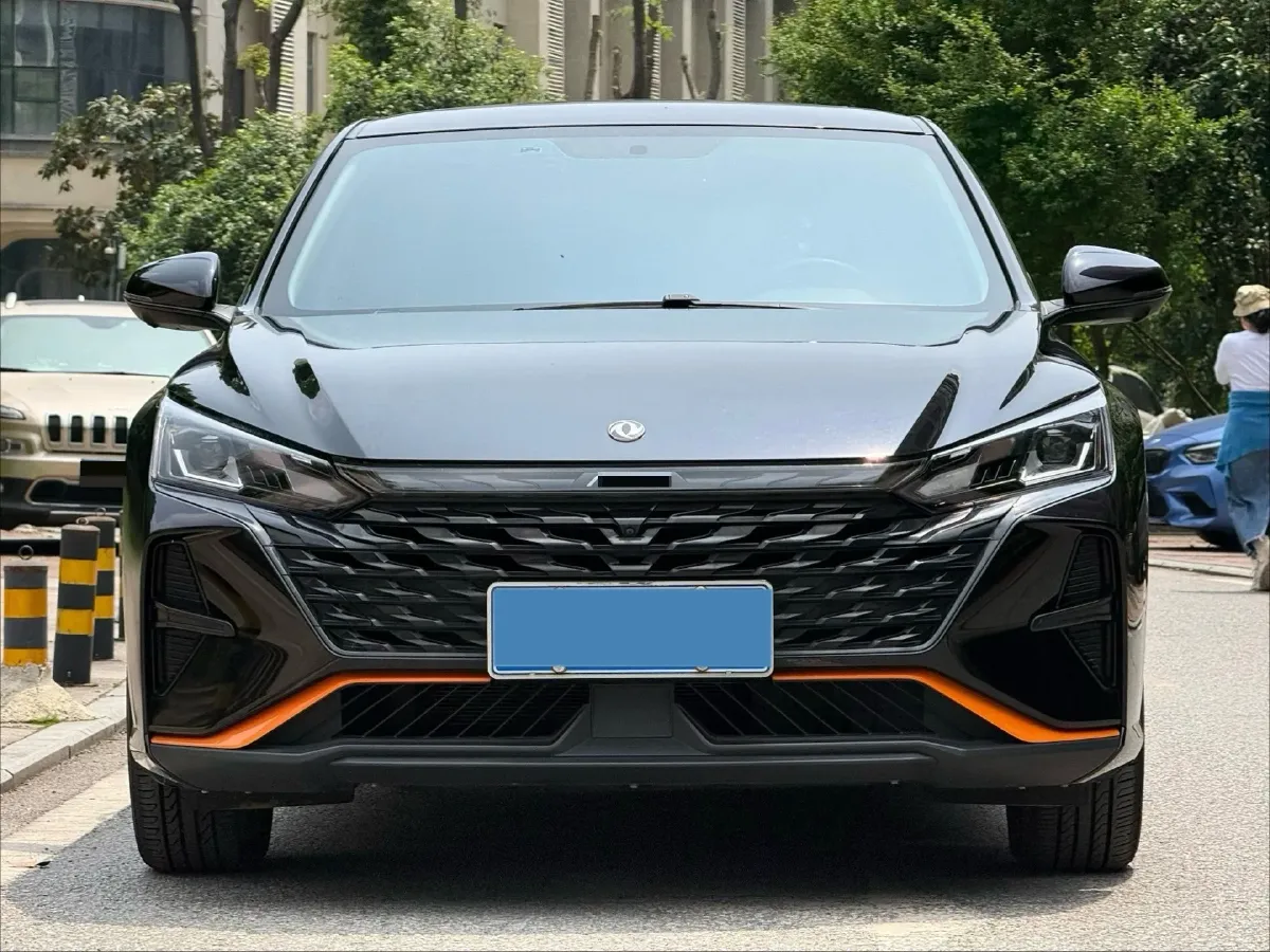 2023 DongFeng Aeolus YiXuan 1.5L 125HP L4 6DCT,autocango,china used car exporter,china ev exporter,chinese used car exporter,chinese used ev exporter