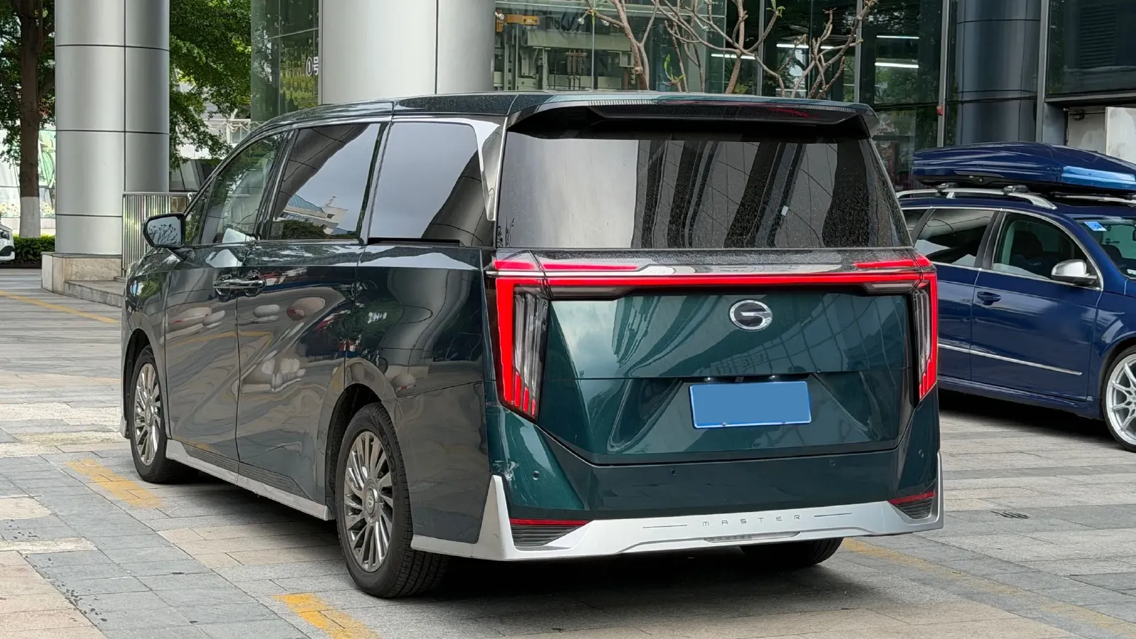 2023 GAC Trumpchi M8 2.0T 190HP L4 E-CVT Hybrid,autocango,china used car exporter,china ev exporter,chinese used car exporter,chinese used ev exporter