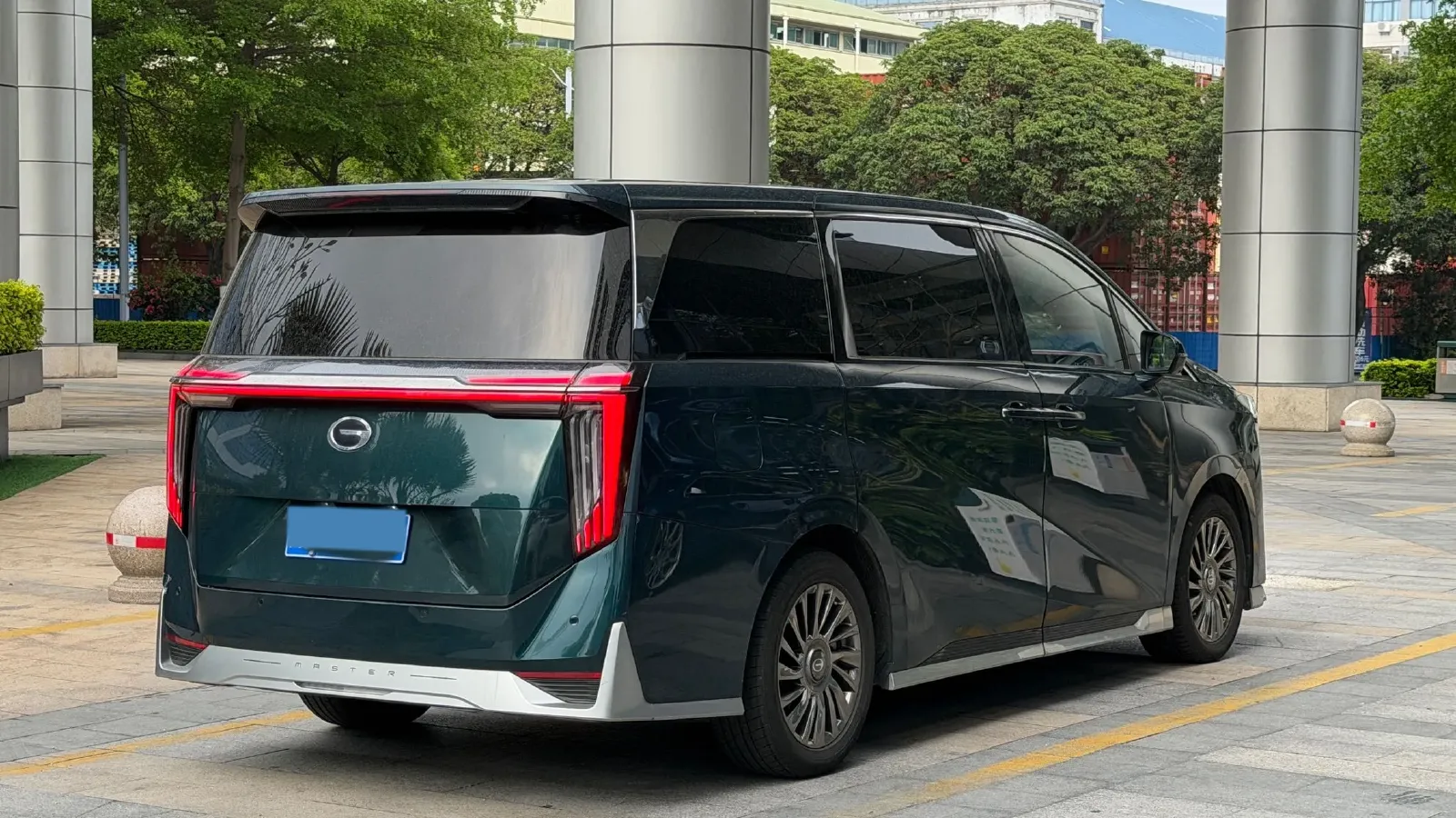 2023 GAC Trumpchi M8 2.0T 190HP L4 E-CVT Hybrid,autocango,china used car exporter,china ev exporter,chinese used car exporter,chinese used ev exporter