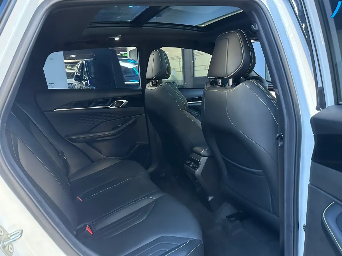 2025 Geely Coolray 1.5T 181HP L4 7DCT,autocango,china used car exporter,china ev exporter,chinese used car exporter,chinese used ev exporter