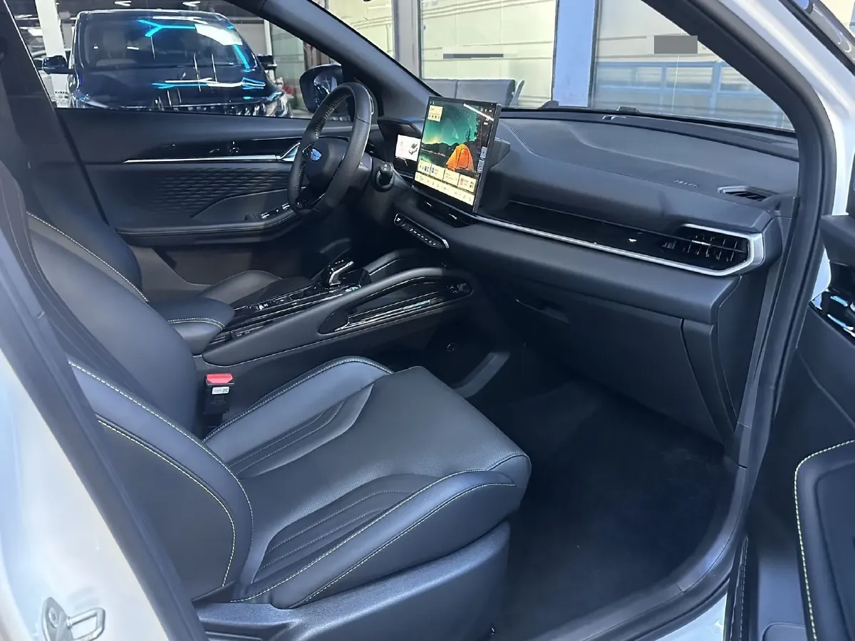 2025 Geely Coolray 1.5T 181HP L4 7DCT,autocango,china used car exporter,china ev exporter,chinese used car exporter,chinese used ev exporter