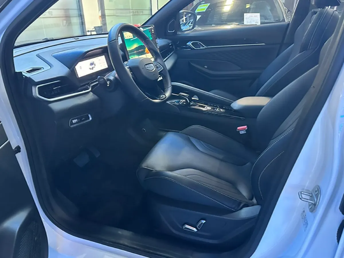 2025 Geely Coolray 1.5T 181HP L4 7DCT,autocango,china used car exporter,china ev exporter,chinese used car exporter,chinese used ev exporter