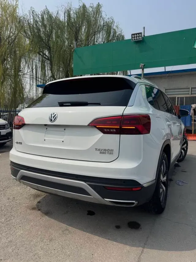 2019 Jeep Cherokee 2.0T 234HP L4 9AT,autocango,china used car exporter,china ev exporter,chinese used car exporter,chinese used ev exporter