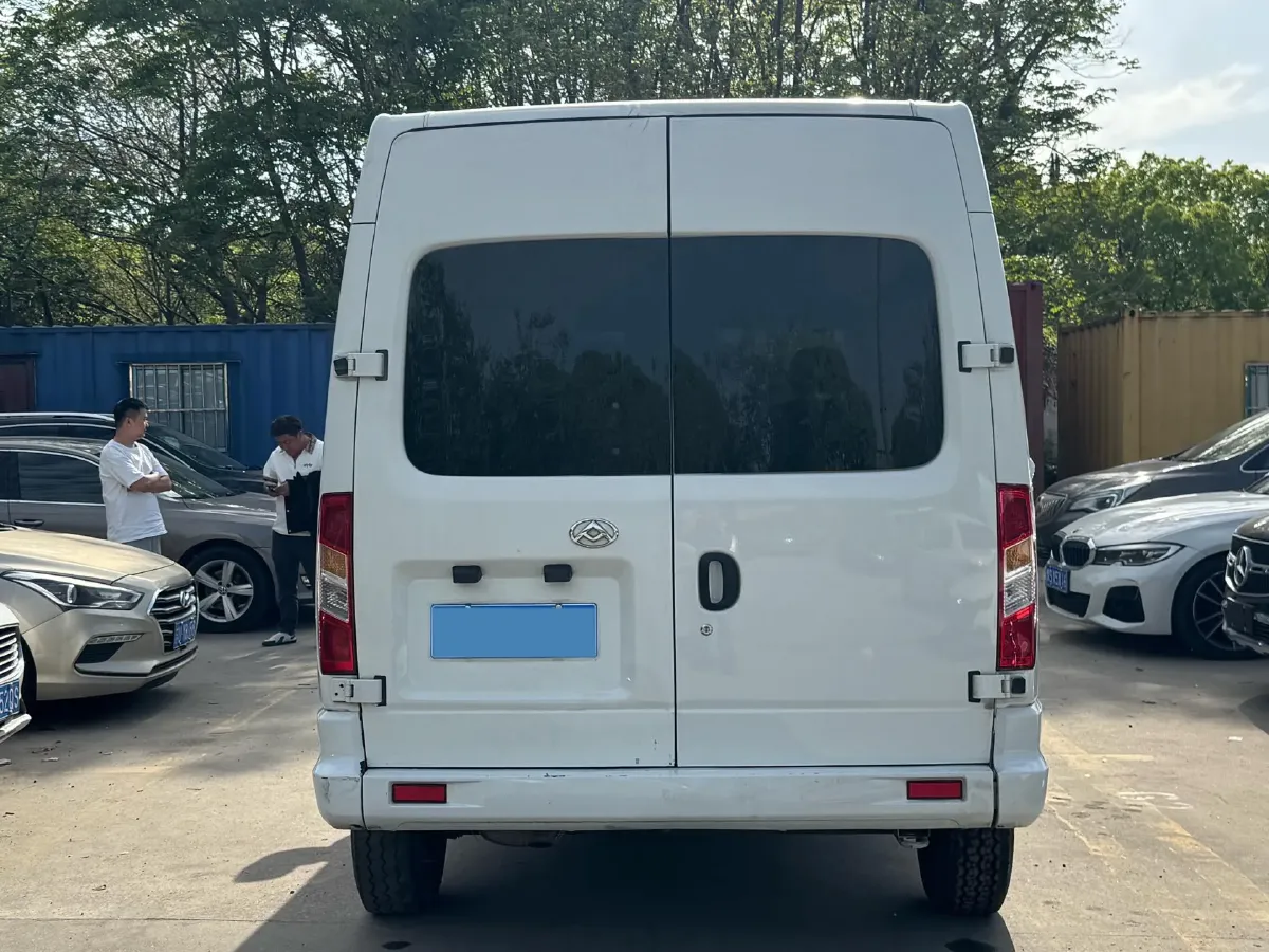 2021 MAXUS XinTu V80 2.0T 139HP L4 6MT,autocango,china used car exporter,china ev exporter,chinese used car exporter,chinese used ev exporter