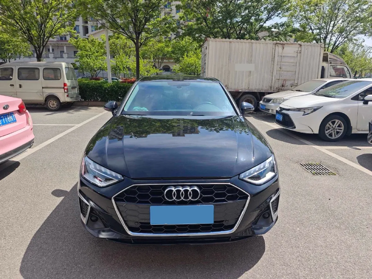 2022 Audi A4L 2.0T 190HP L4 7DCT,autocango,china used car exporter,china ev exporter,chinese used car exporter,chinese used ev exporter