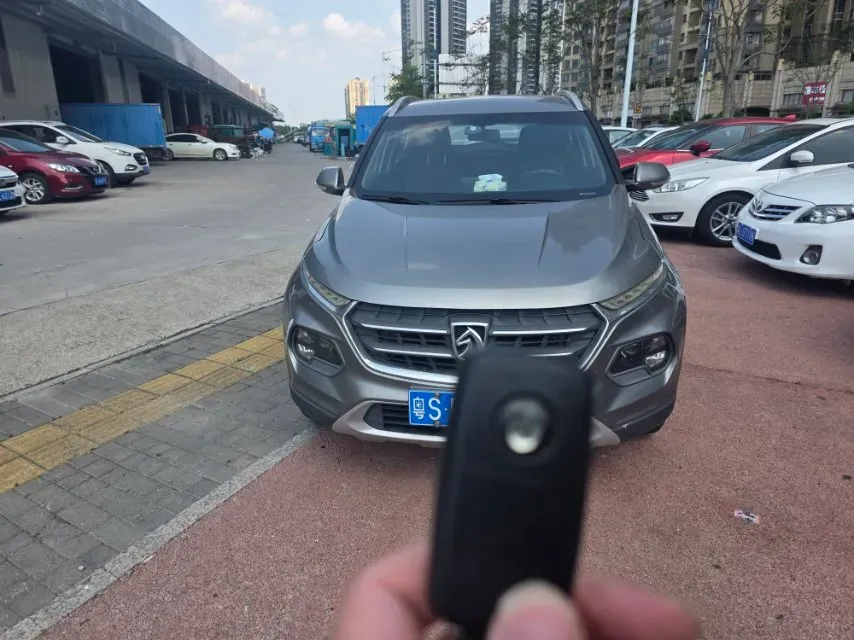 2017 BaoJun 310W 1.5L 105HP L4 6MT,autocango,china used car exporter,china ev exporter,chinese used car exporter,chinese used ev exporter