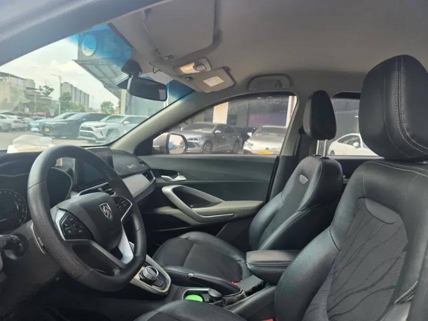 2017 BaoJun 310W 1.5L 105HP L4 6MT,autocango,china used car exporter,china ev exporter,chinese used car exporter,chinese used ev exporter