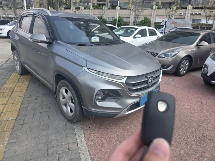 2017 BaoJun 310W 1.5L 105HP L4 6MT,autocango,china used car exporter,china ev exporter,chinese used car exporter,chinese used ev exporter