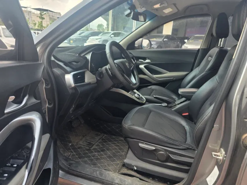 2017 BaoJun 310W 1.5L 105HP L4 6MT,autocango,china used car exporter,china ev exporter,chinese used car exporter,chinese used ev exporter