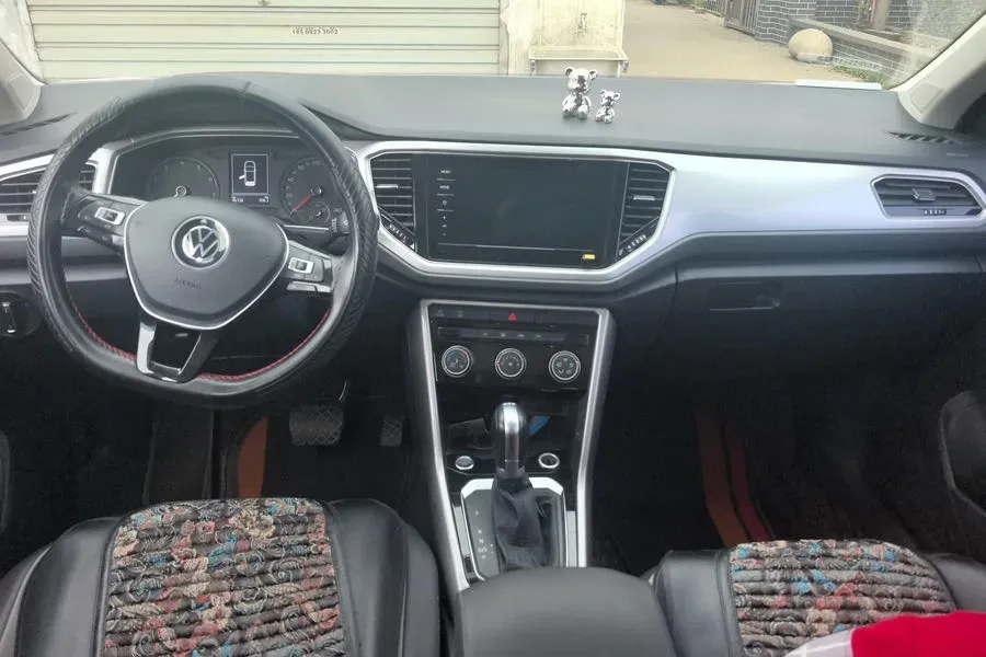 2022 Volkswagen T-Roc 1.4T 150HP L4 7DCT,autocango,china used car exporter,china ev exporter,chinese used car exporter,chinese used ev exporter