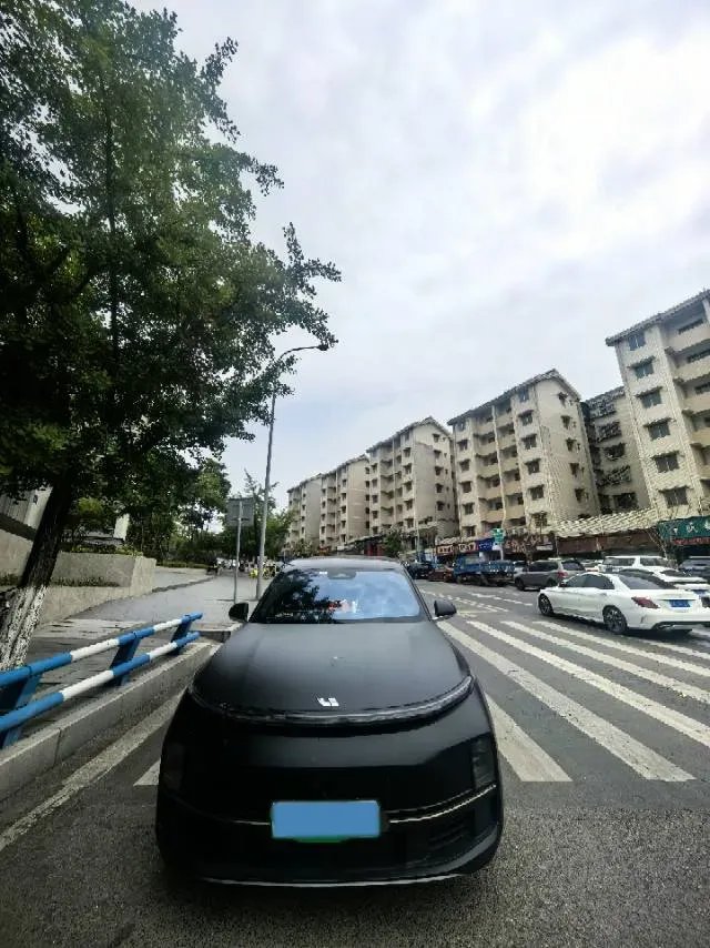 2023 Li L8 Range Extended 154HP REEV 40.9KWH,autocango,china used car exporter,china ev exporter,chinese used car exporter,chinese used ev exporter