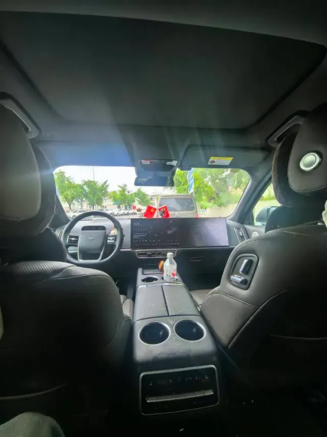 2023 Li L8 Range Extended 154HP REEV 40.9KWH,autocango,china used car exporter,china ev exporter,chinese used car exporter,chinese used ev exporter