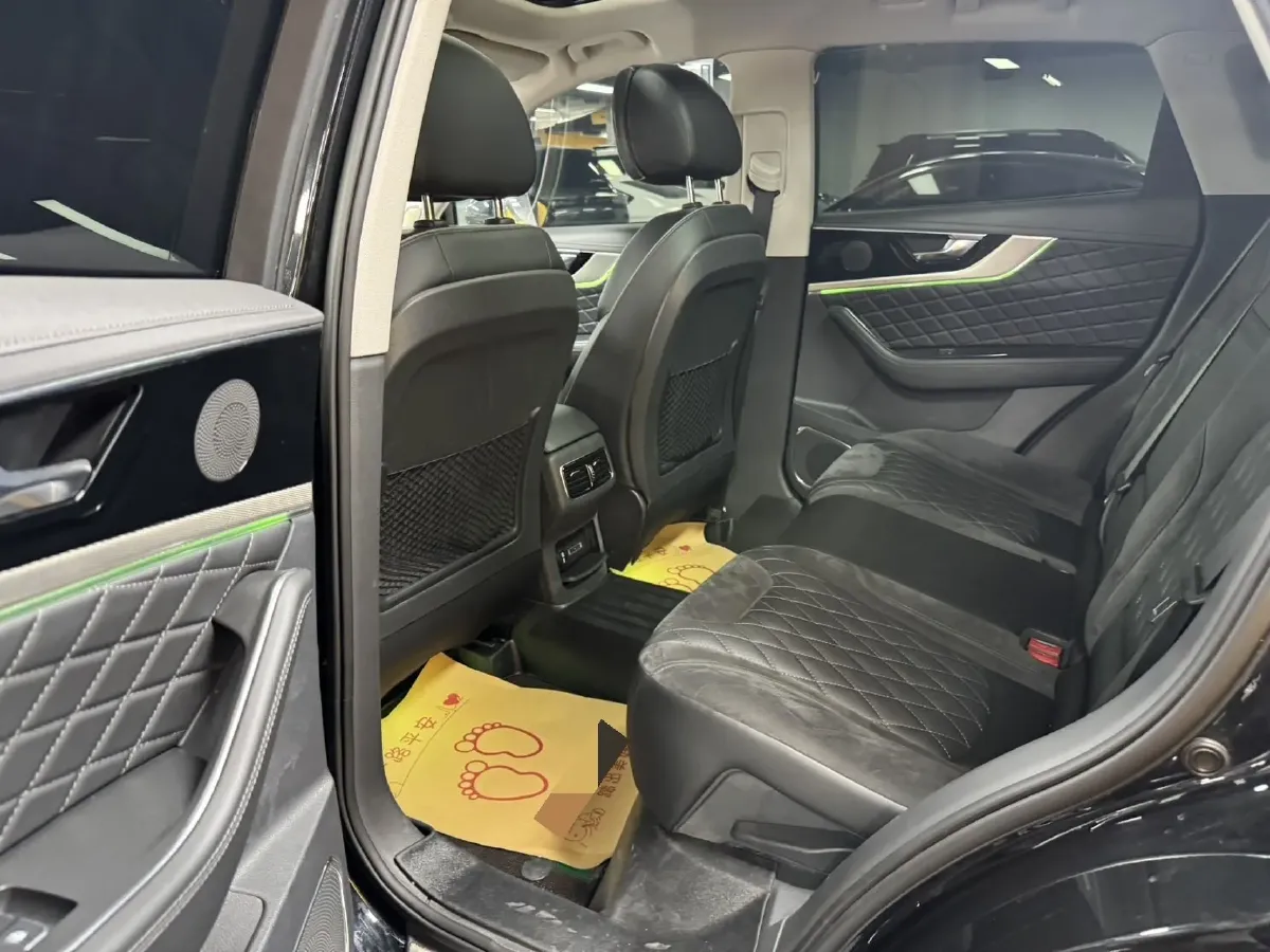 2019 HongQi HS5 2.0T 224HP L4 6AT,autocango,china used car exporter,china ev exporter,chinese used car exporter,chinese used ev exporter