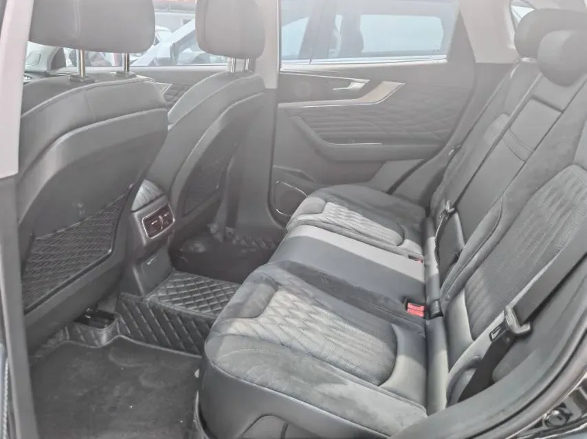 2022 HongQi HS5 2.0T 224HP L4 6AT,autocango,china used car exporter,china ev exporter,chinese used car exporter,chinese used ev exporter