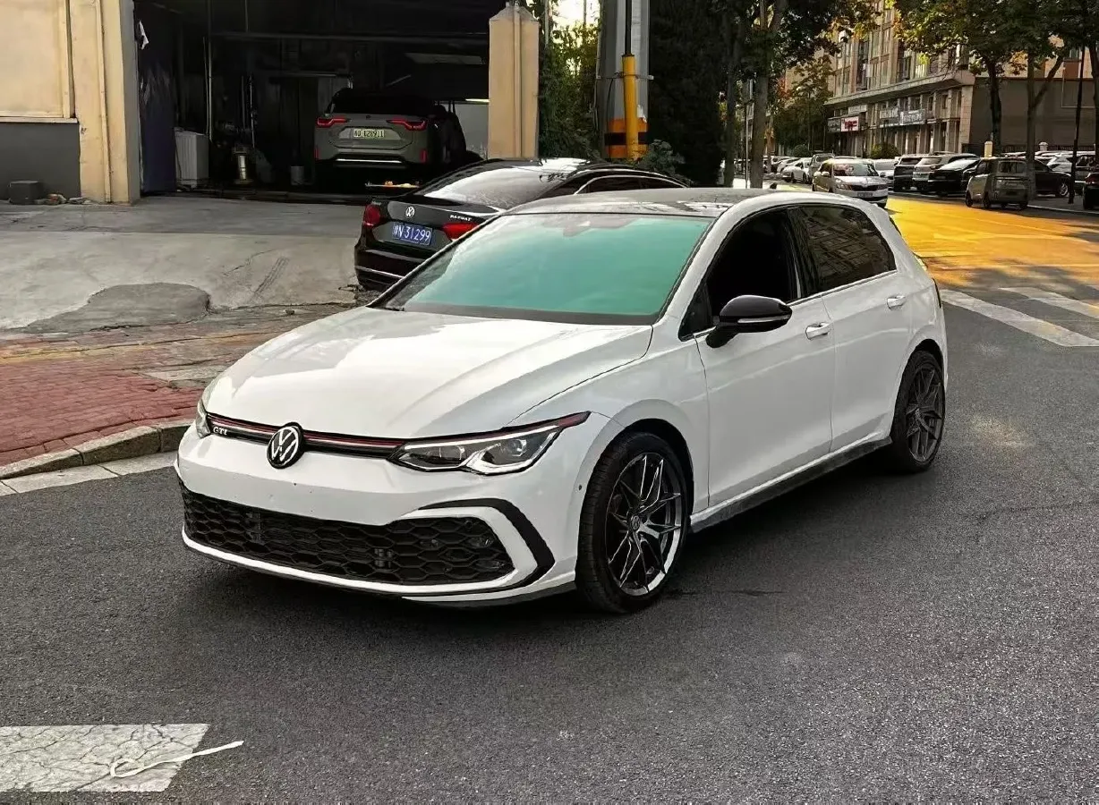 2021 Volkswagen GolfGTI 2.0T 220HP L4 7DCT,autocango,china used car exporter,china ev exporter,chinese used car exporter,chinese used ev exporter