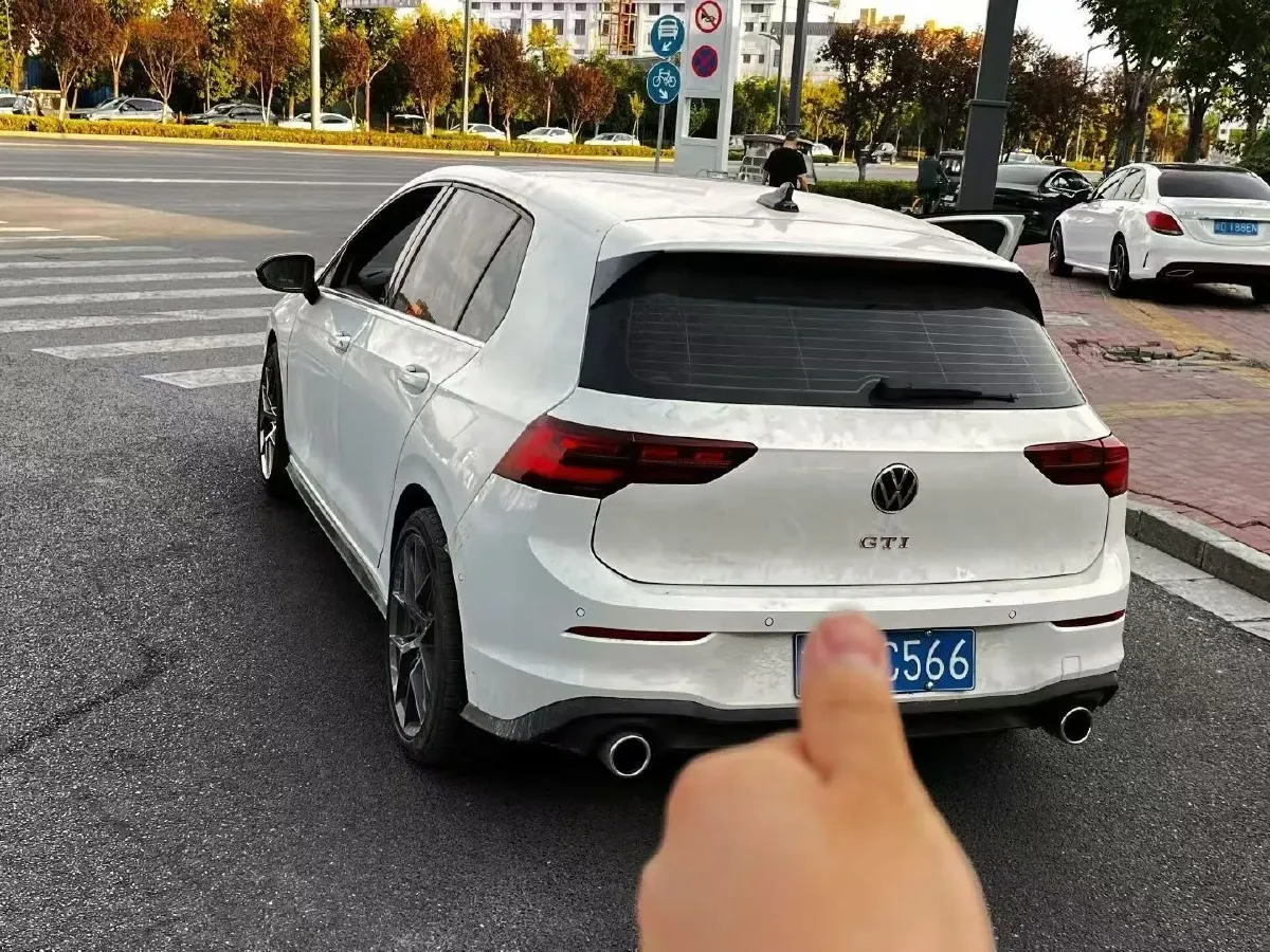 2021 Volkswagen GolfGTI 2.0T 220HP L4 7DCT,autocango,china used car exporter,china ev exporter,chinese used car exporter,chinese used ev exporter