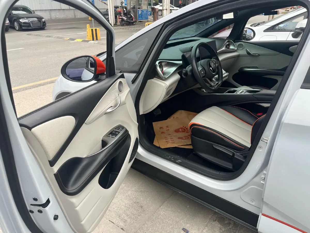 2021 Ford Escort 1.5L 122HP L3 6AT,autocango,china used car exporter,china ev exporter,chinese used car exporter,chinese used ev exporter