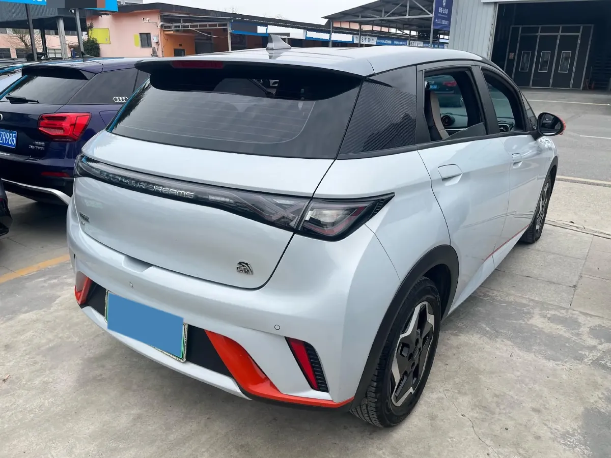 2021 Ford Escort 1.5L 122HP L3 6AT,autocango,china used car exporter,china ev exporter,chinese used car exporter,chinese used ev exporter
