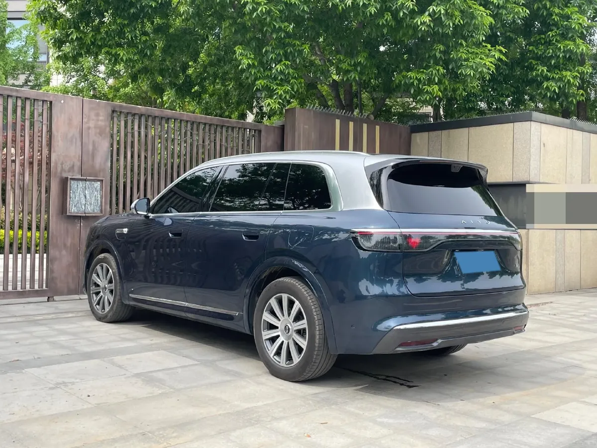 2025 AITO AITO M8 REEV 160HP REEV 53.4KWH,autocango,china used car exporter,china ev exporter,chinese used car exporter,chinese used ev exporter