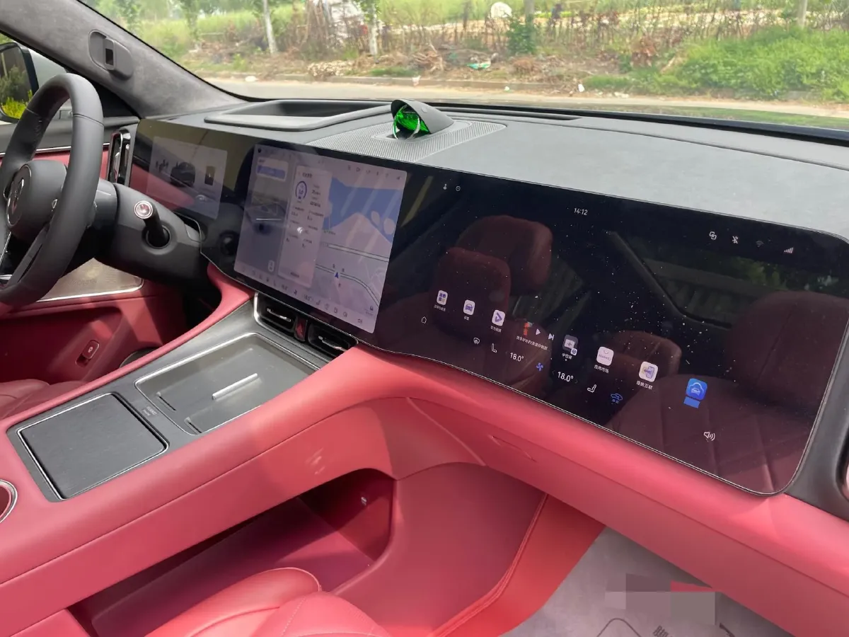 2025 AITO AITO M8 REEV 160HP REEV 53.4KWH,autocango,china used car exporter,china ev exporter,chinese used car exporter,chinese used ev exporter