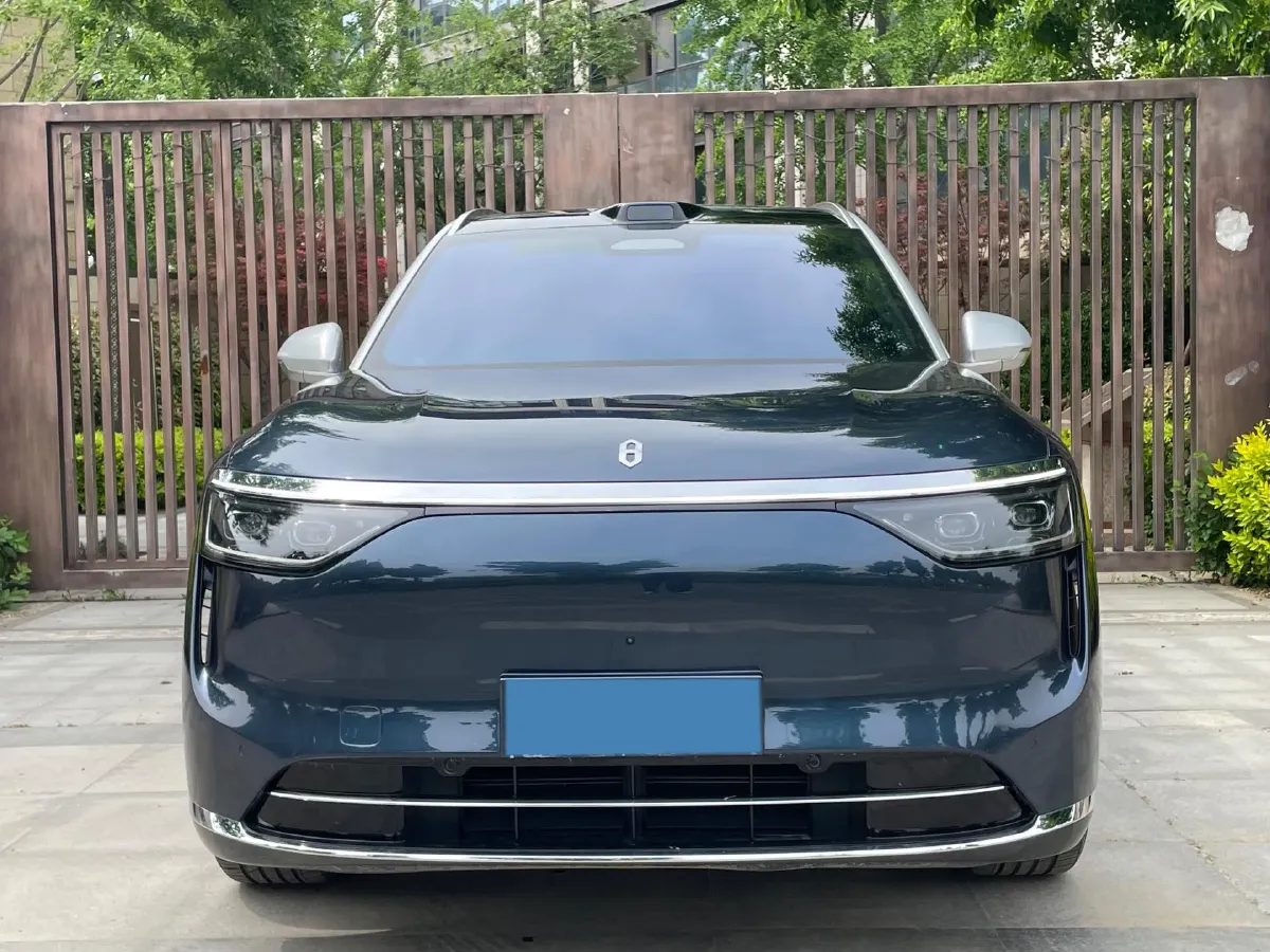 2025 AITO AITO M8 REEV 160HP REEV 53.4KWH,autocango,china used car exporter,china ev exporter,chinese used car exporter,chinese used ev exporter
