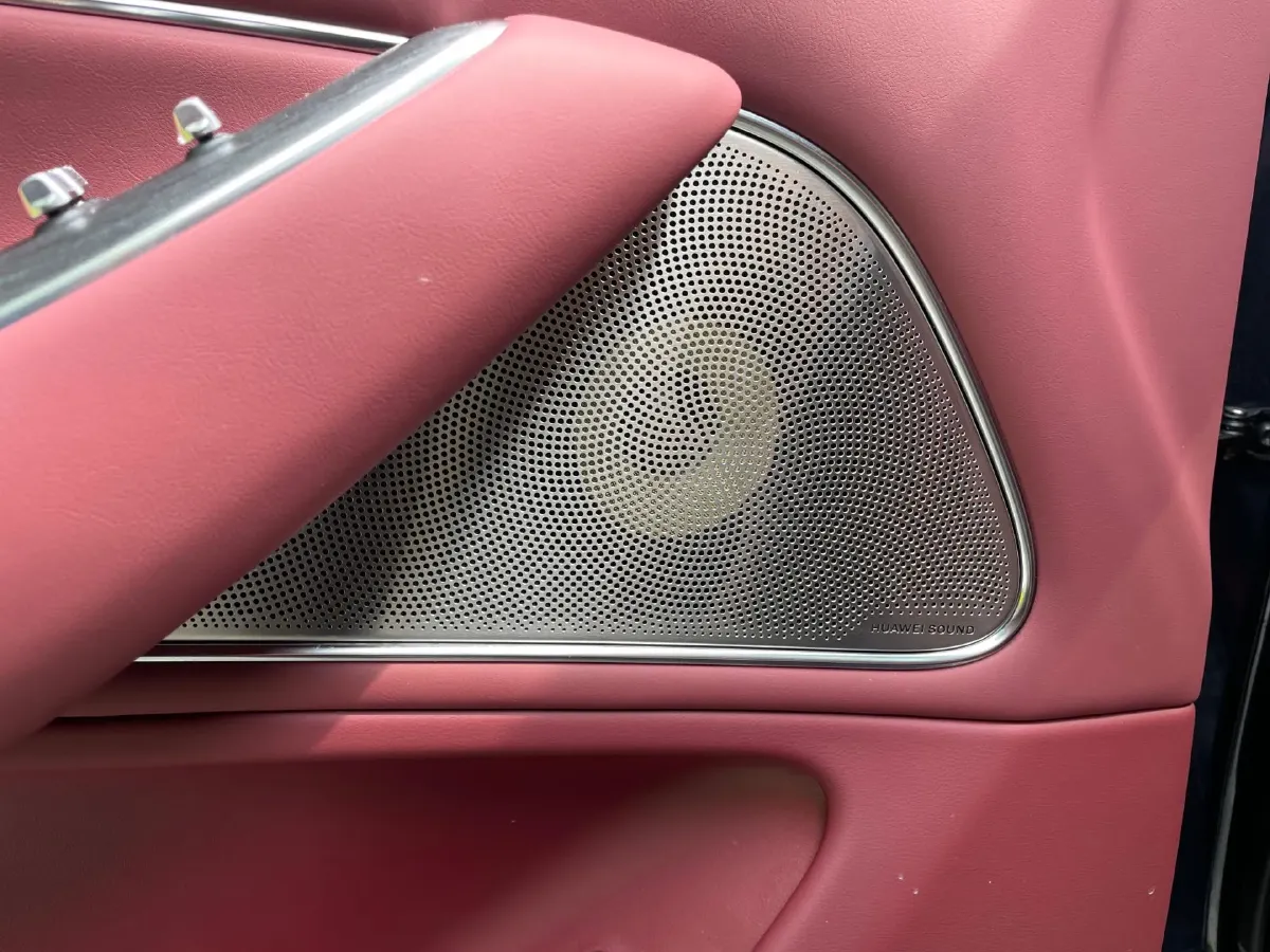 2025 AITO AITO M8 REEV 160HP REEV 53.4KWH,autocango,china used car exporter,china ev exporter,chinese used car exporter,chinese used ev exporter