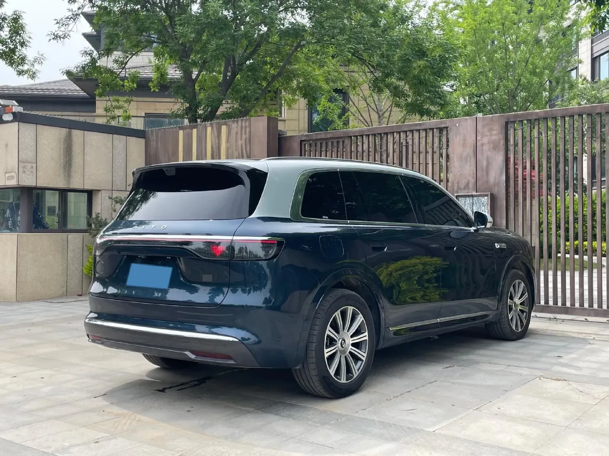 2025 AITO AITO M8 REEV 160HP REEV 53.4KWH,autocango,china used car exporter,china ev exporter,chinese used car exporter,chinese used ev exporter